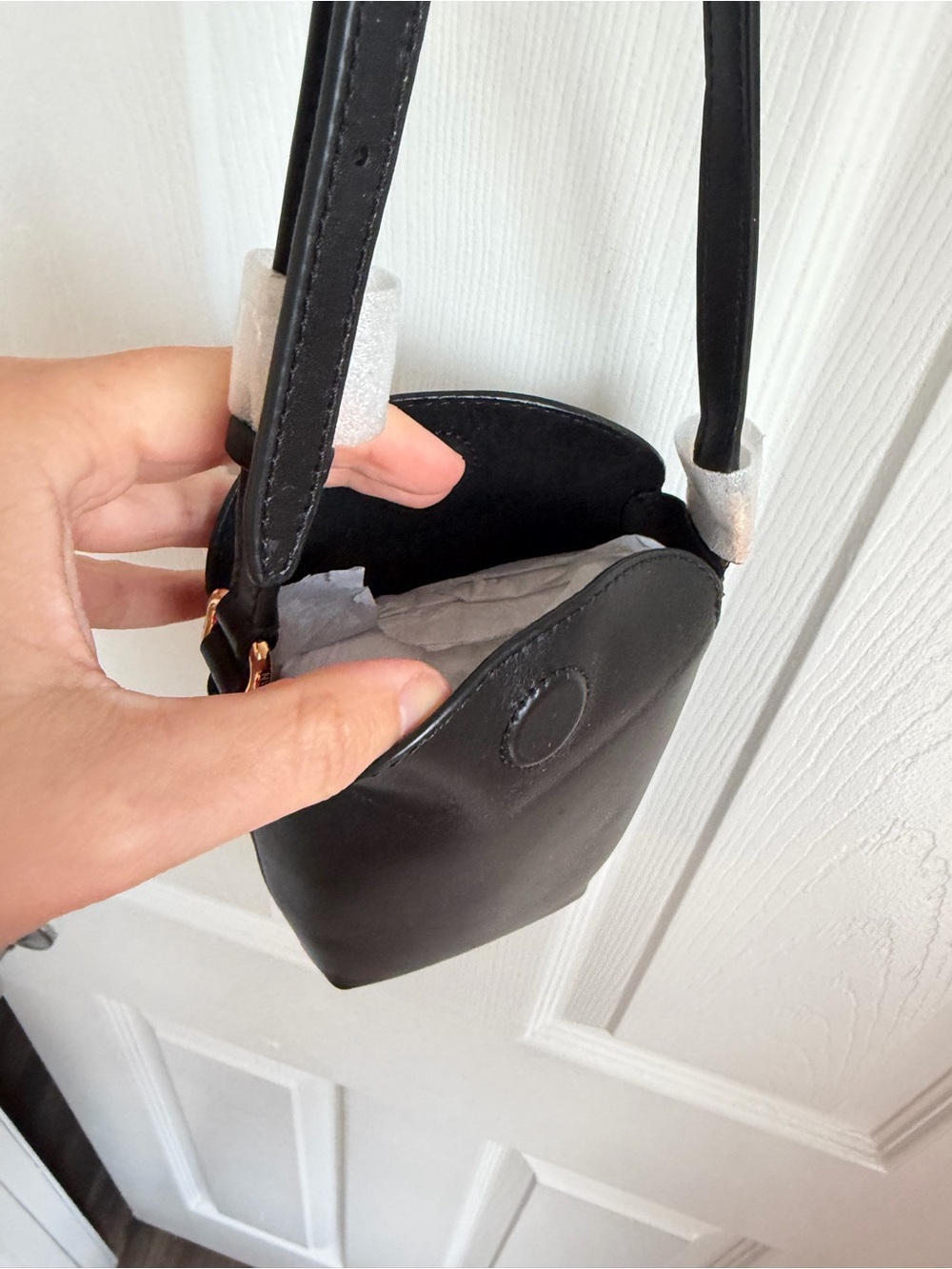 Cole Haan Black Leather Crossbody Phone Bag - Picture 5 of 5
